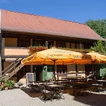 Up Hus Hotel