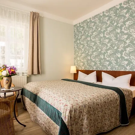 Up Hus Hotel